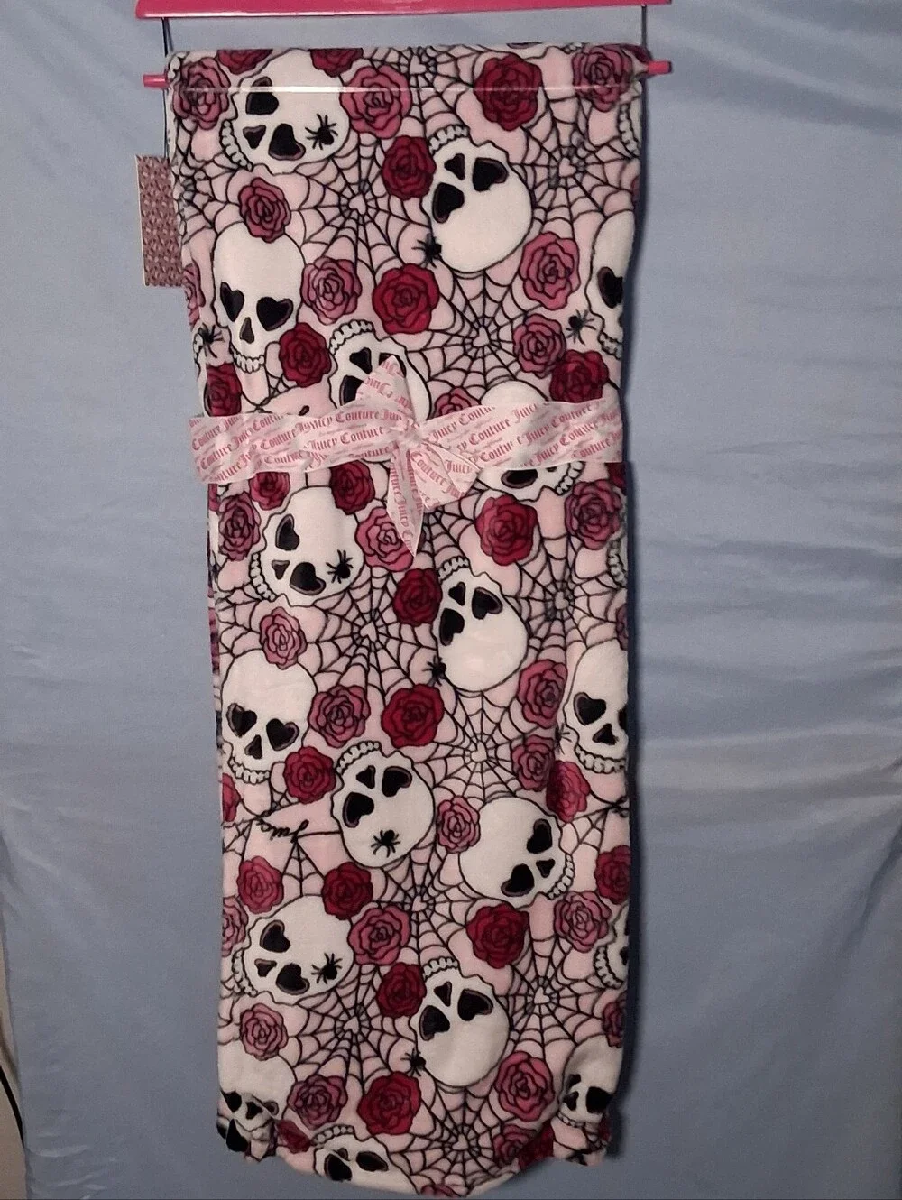NWT Juicy Couture Halloween Skulls & Roses Pink Plush Throw Blanket 50x70